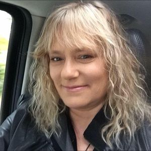 Meet your Posher, Deborah